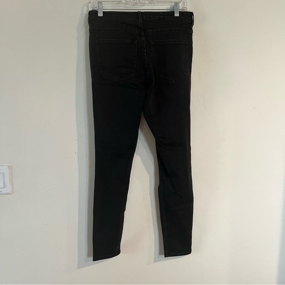 NWOT H&M Divided Jeans Womens Size 10 Black Distressed Ripped Stretch - Picture 4 of 9